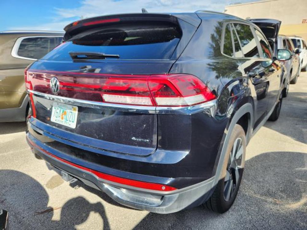 2025 Volkswagen Atlas Cross Sport 2.0T SE w/Technology