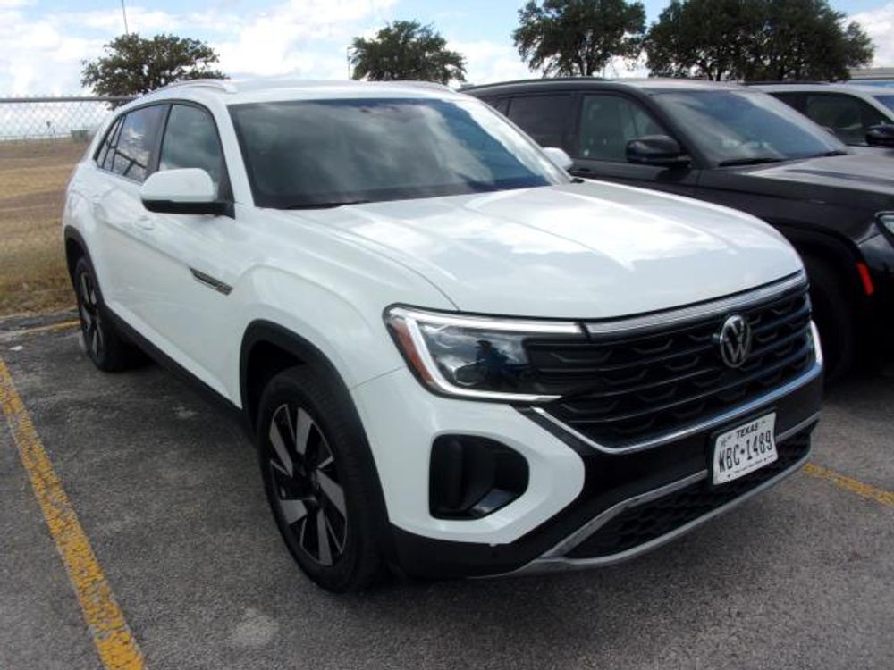 2025 Volkswagen Atlas Cross Sport 2.0T SE w/Technology