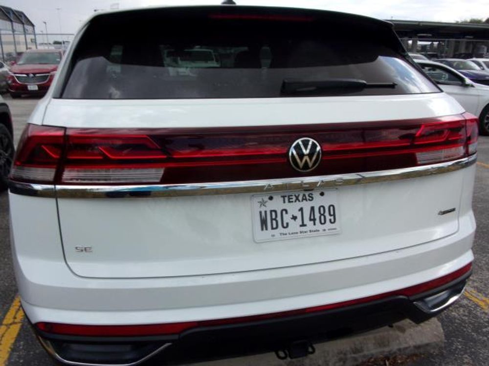 2025 Volkswagen Atlas Cross Sport 2.0T SE w/Technology
