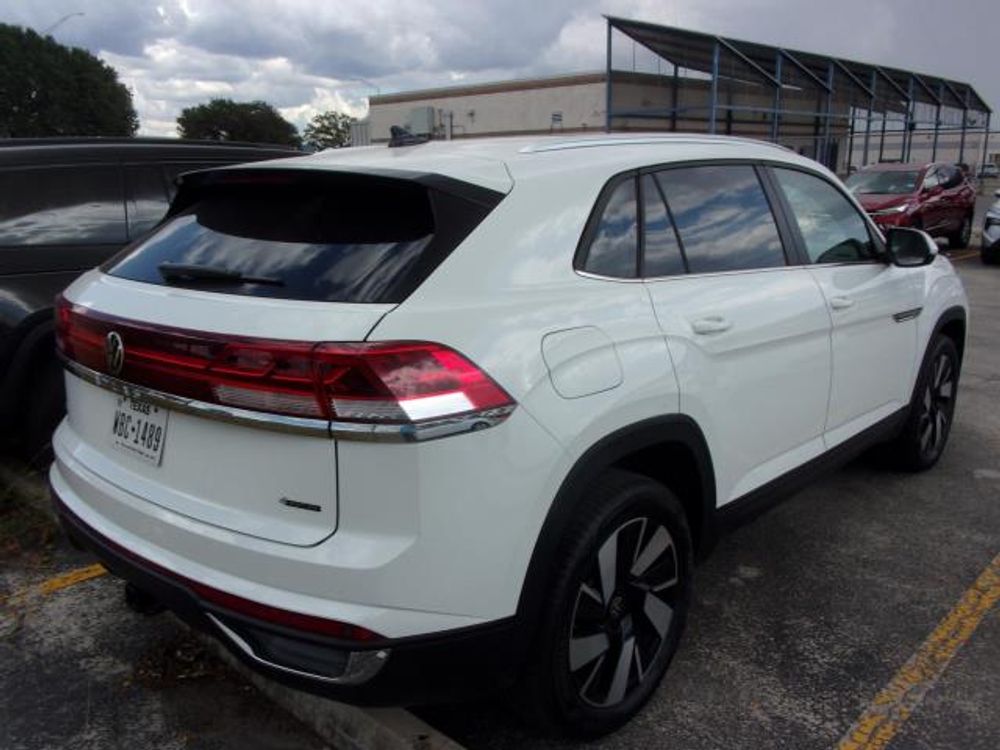 2025 Volkswagen Atlas Cross Sport 2.0T SE w/Technology