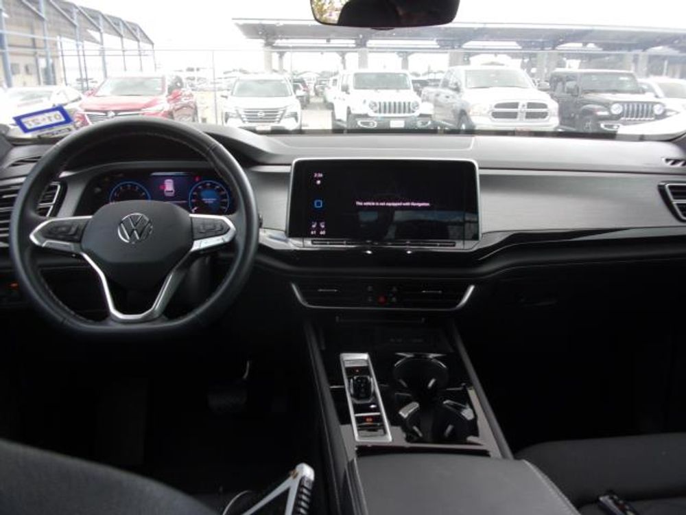 2025 Volkswagen Atlas Cross Sport 2.0T SE w/Technology
