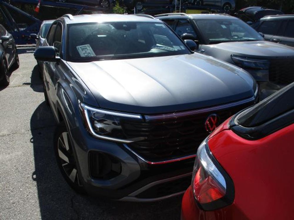 2025 Volkswagen Atlas Cross Sport 2.0T SE w/Technology