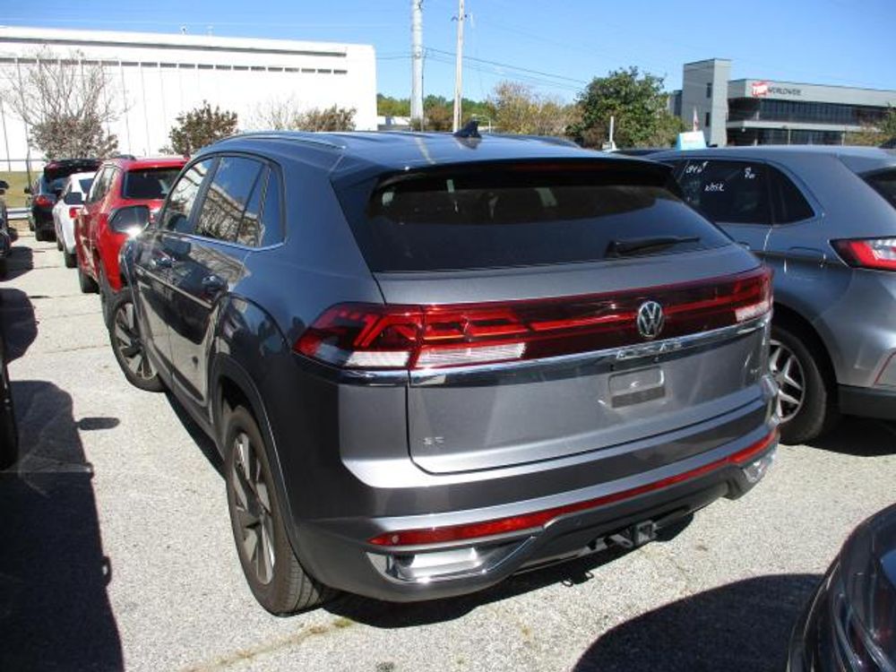 2025 Volkswagen Atlas Cross Sport 2.0T SE w/Technology