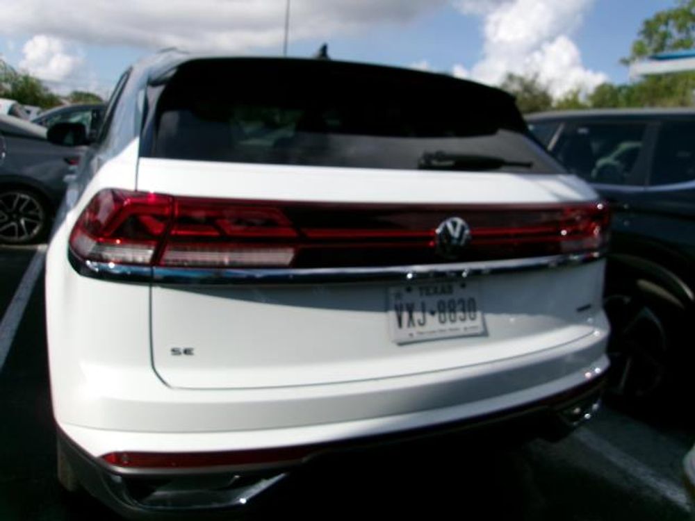 2025 Volkswagen Atlas Cross Sport 2.0T SE w/Technology
