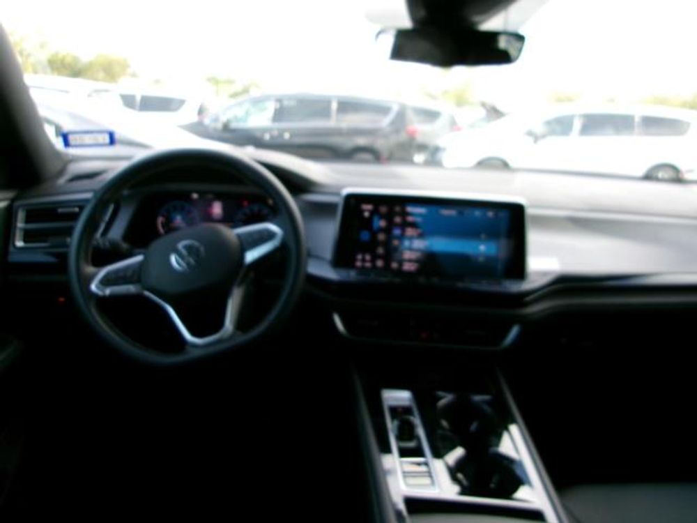2025 Volkswagen Atlas Cross Sport 2.0T SE w/Technology