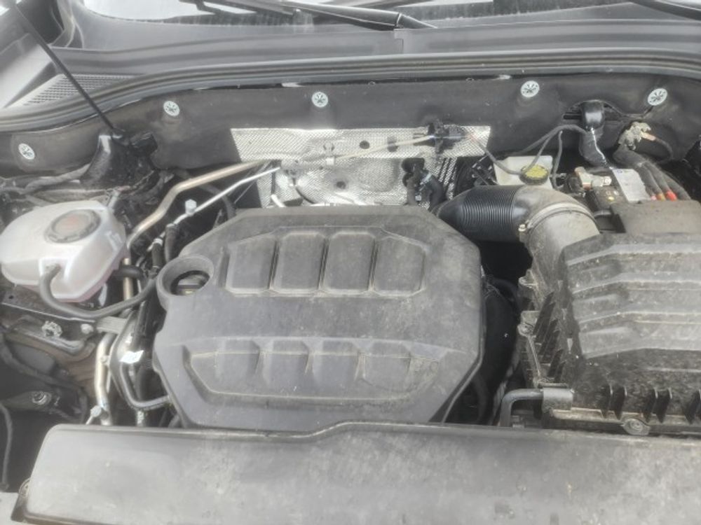 2025 Volkswagen Atlas Cross Sport 2.0T SE w/Technology
