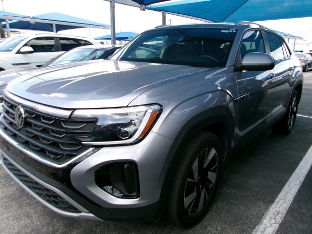 2025 Volkswagen Atlas Cross Sport 2.0T SE w/Technology