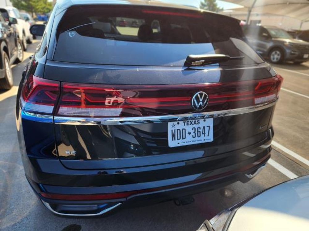 2025 Volkswagen Atlas Cross Sport 2.0T SE w/Technology