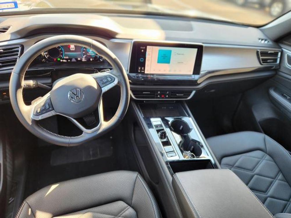 2025 Volkswagen Atlas Cross Sport 2.0T SE w/Technology