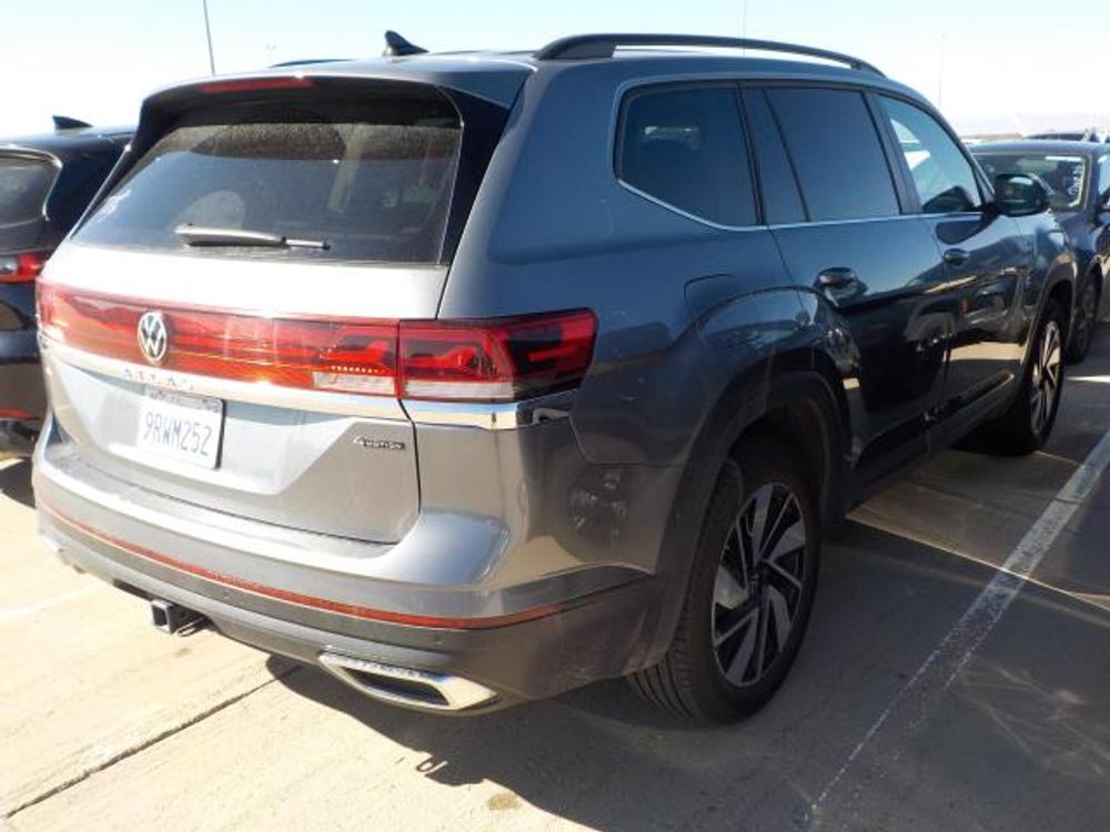 2025 Volkswagen Atlas 2.0T SE w/Technology