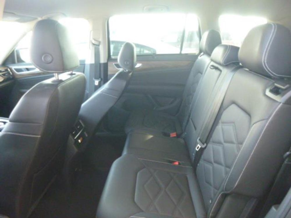 2025 Volkswagen Atlas 2.0T SE