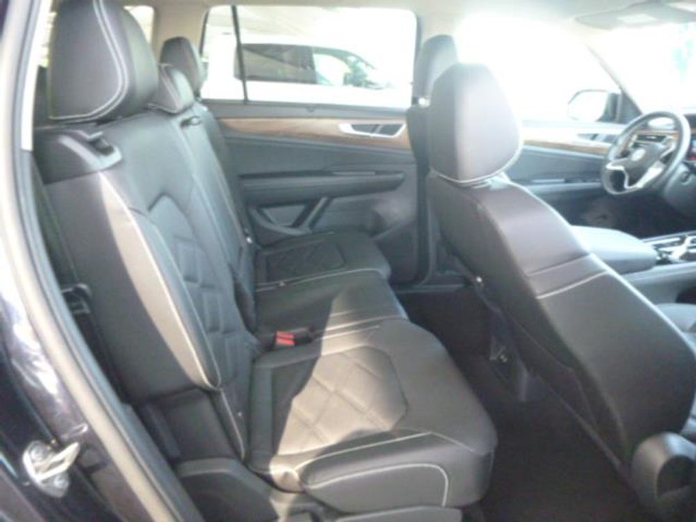 2025 Volkswagen Atlas 2.0T SE