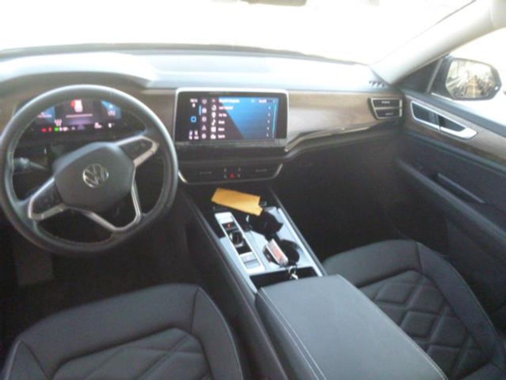2025 Volkswagen Atlas 2.0T SE