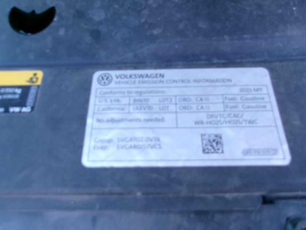 2025 Volkswagen Atlas Cross Sport 2.0T SE w/Technology