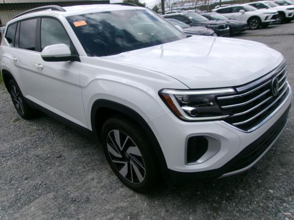2025 Volkswagen Atlas 2.0T SE w/Technology