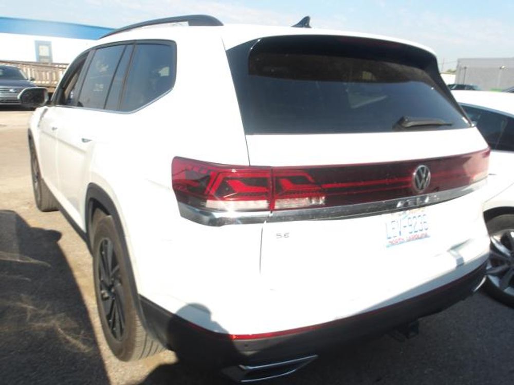 2025 Volkswagen Atlas 2.0T SE w/Technology