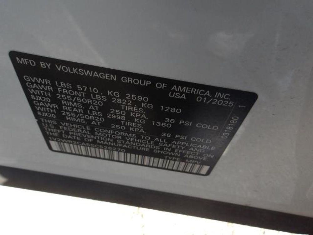 2025 Volkswagen Atlas 2.0T SE w/Technology