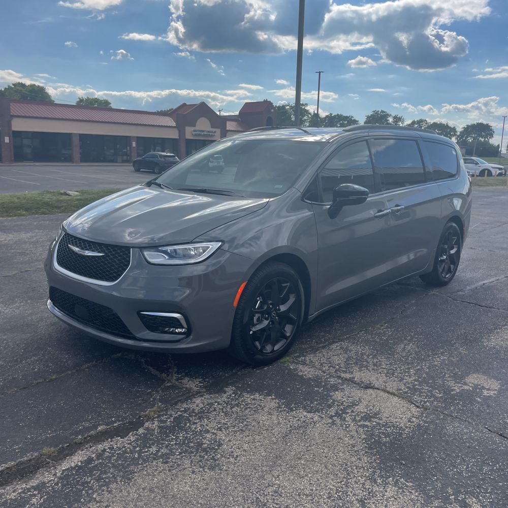 2025 Chrysler Pacifica Limited