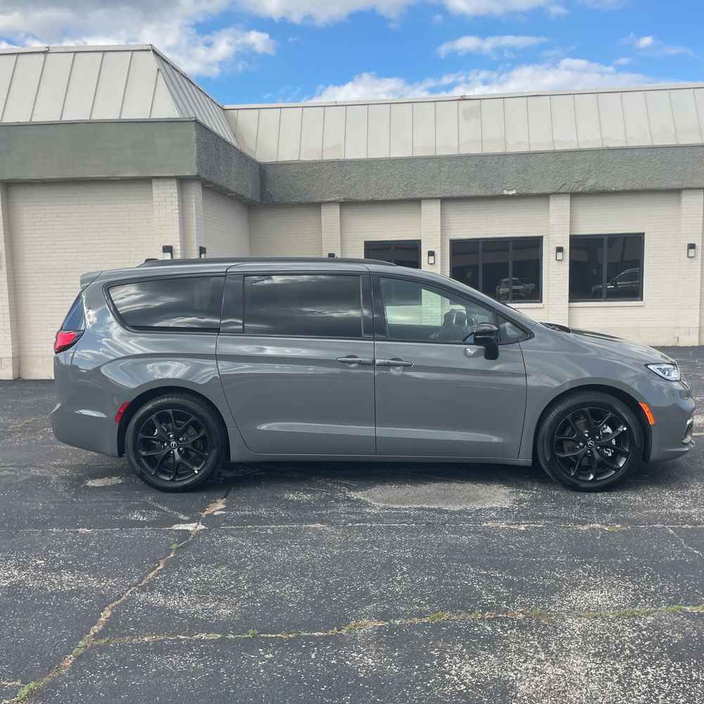 2025 Chrysler Pacifica Limited