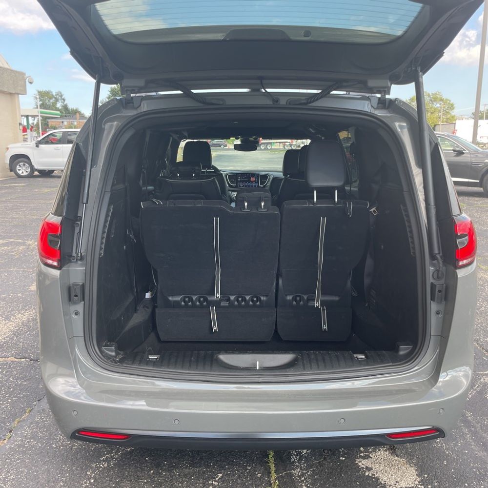 2025 Chrysler Pacifica Limited