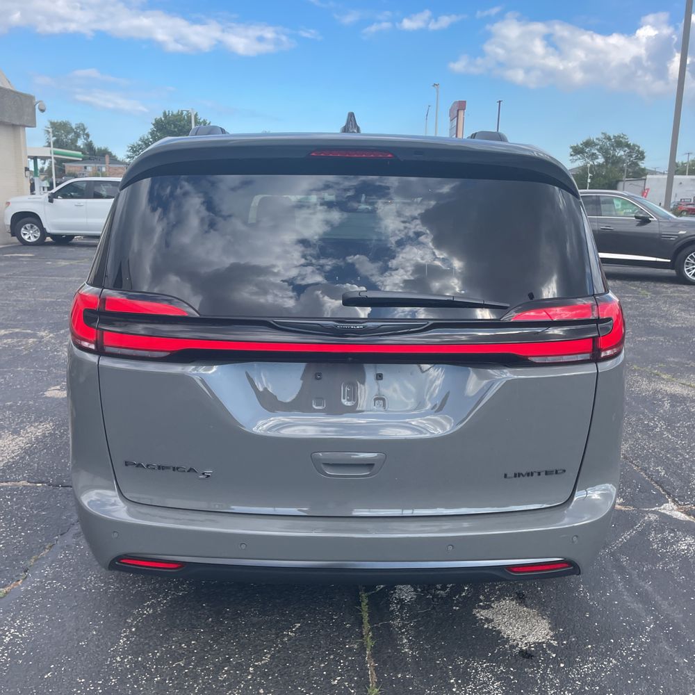 2025 Chrysler Pacifica Limited