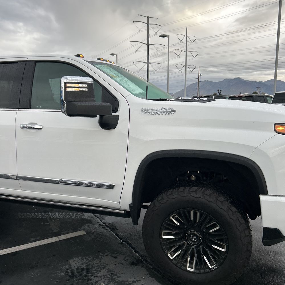 2025 Chevrolet Silverado 3500HD High Country
