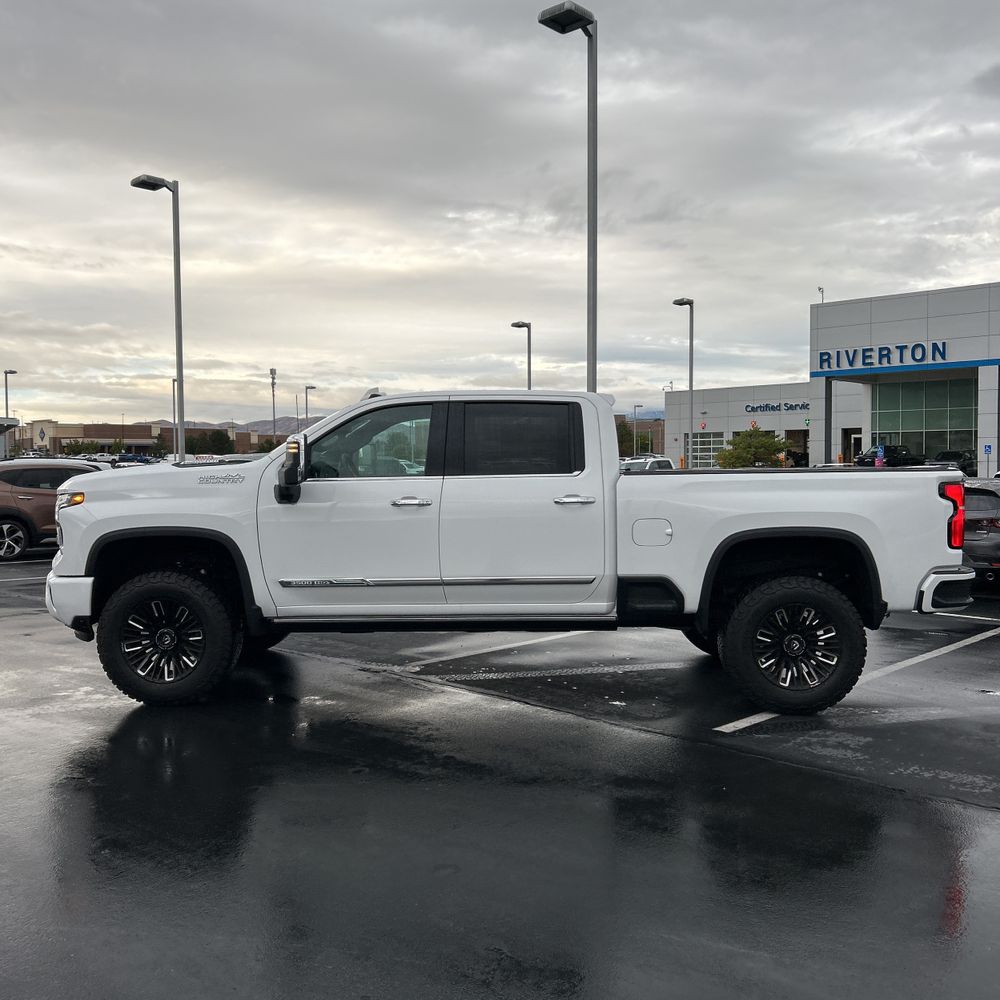 2025 Chevrolet Silverado 3500HD High Country