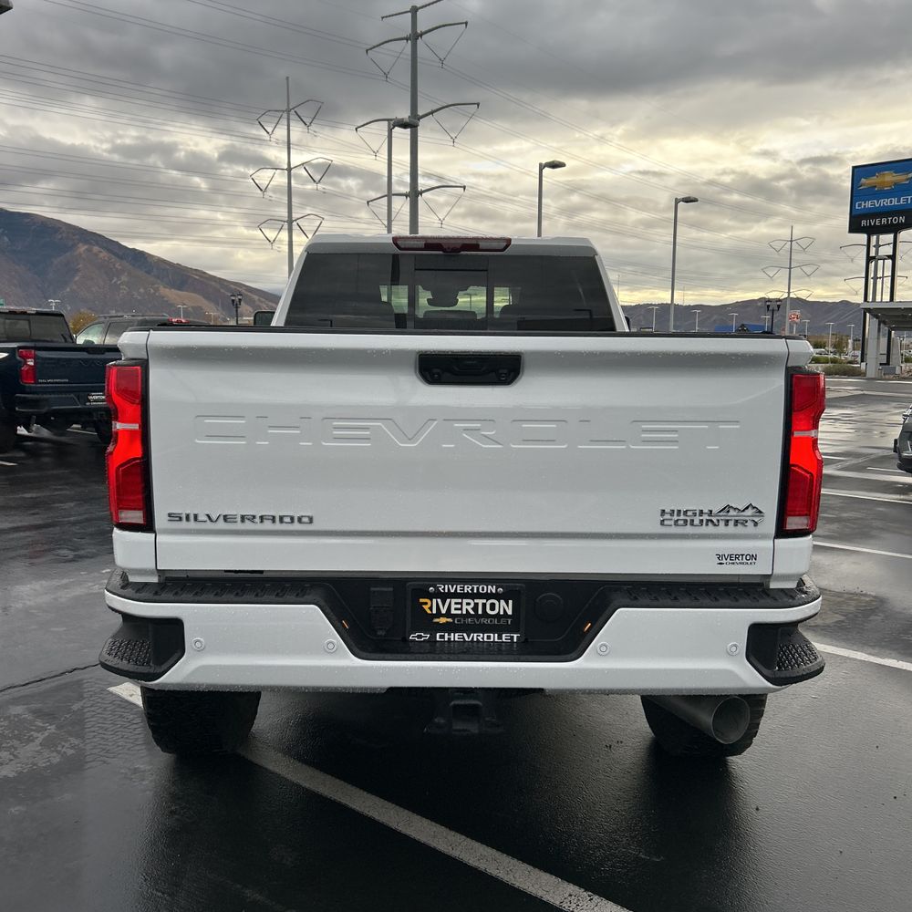 2025 Chevrolet Silverado 3500HD High Country