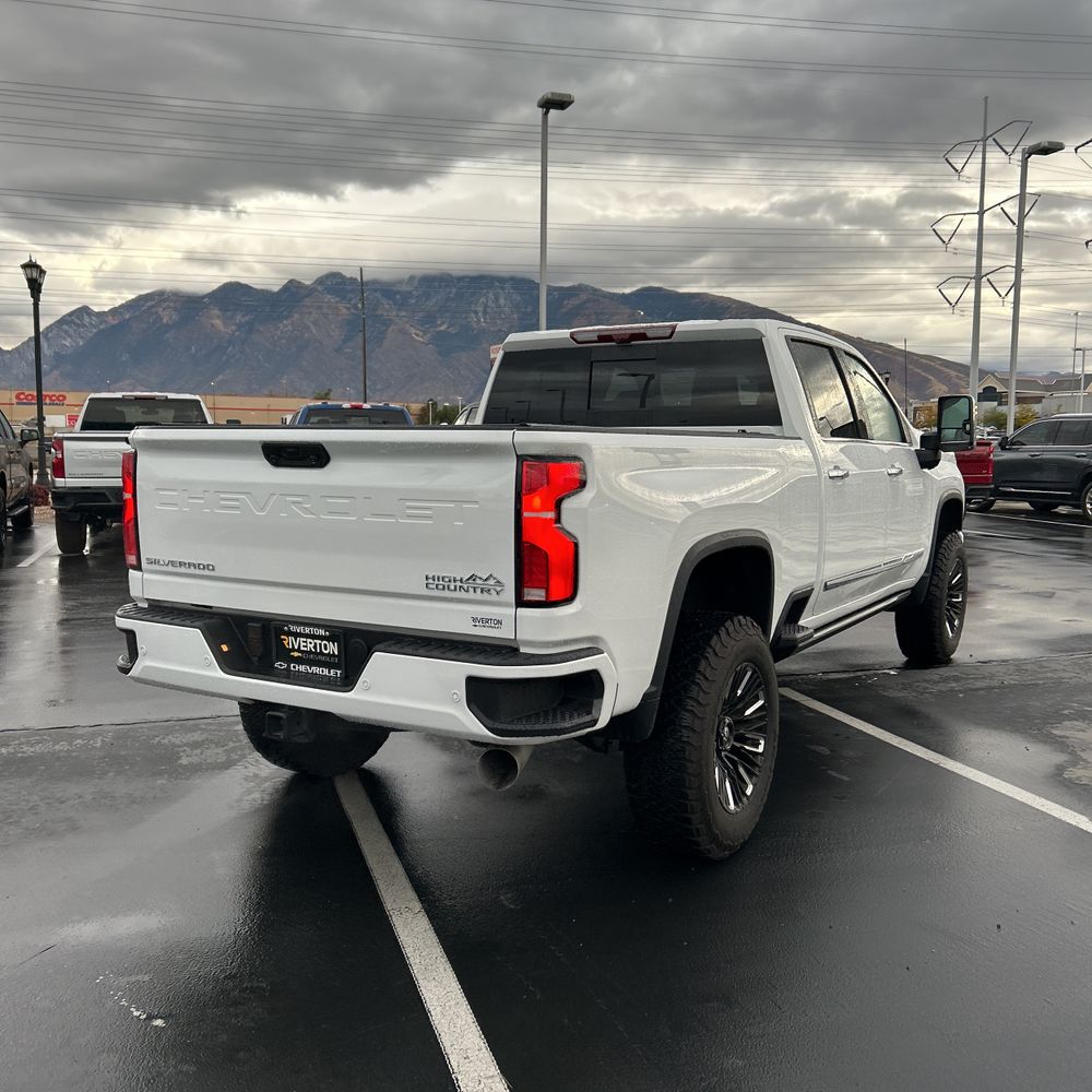 2025 Chevrolet Silverado 3500HD High Country