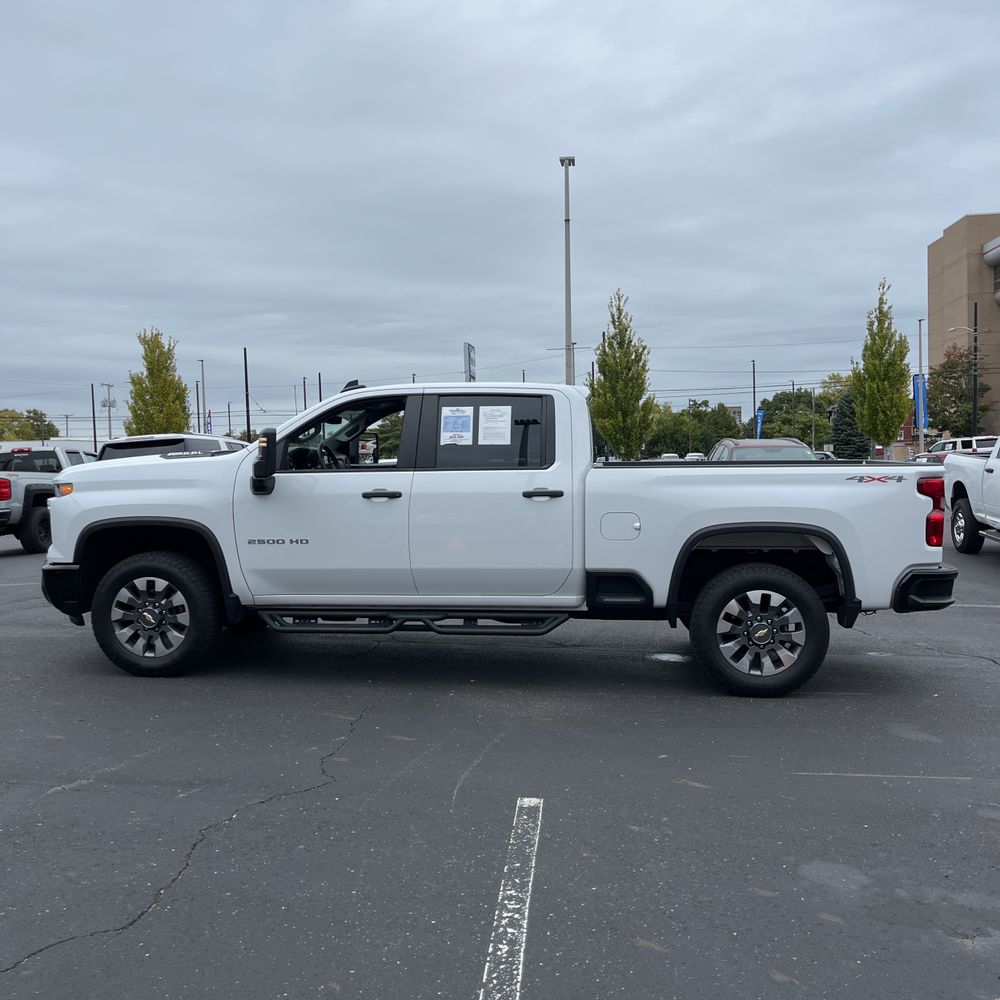 2024 Chevrolet Silverado 2500HD Custom