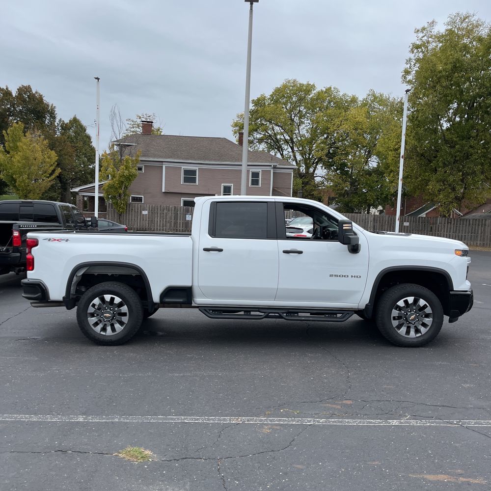 2024 Chevrolet Silverado 2500HD Custom