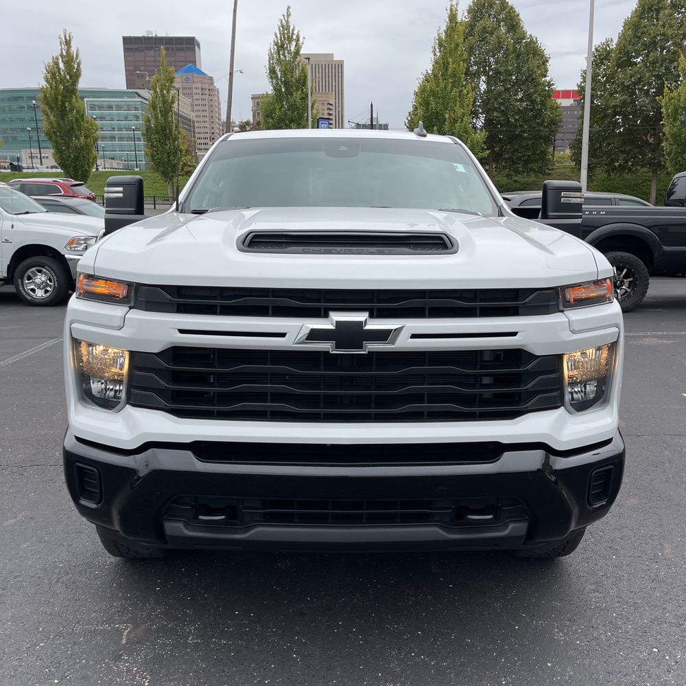 2024 Chevrolet Silverado 2500HD Custom