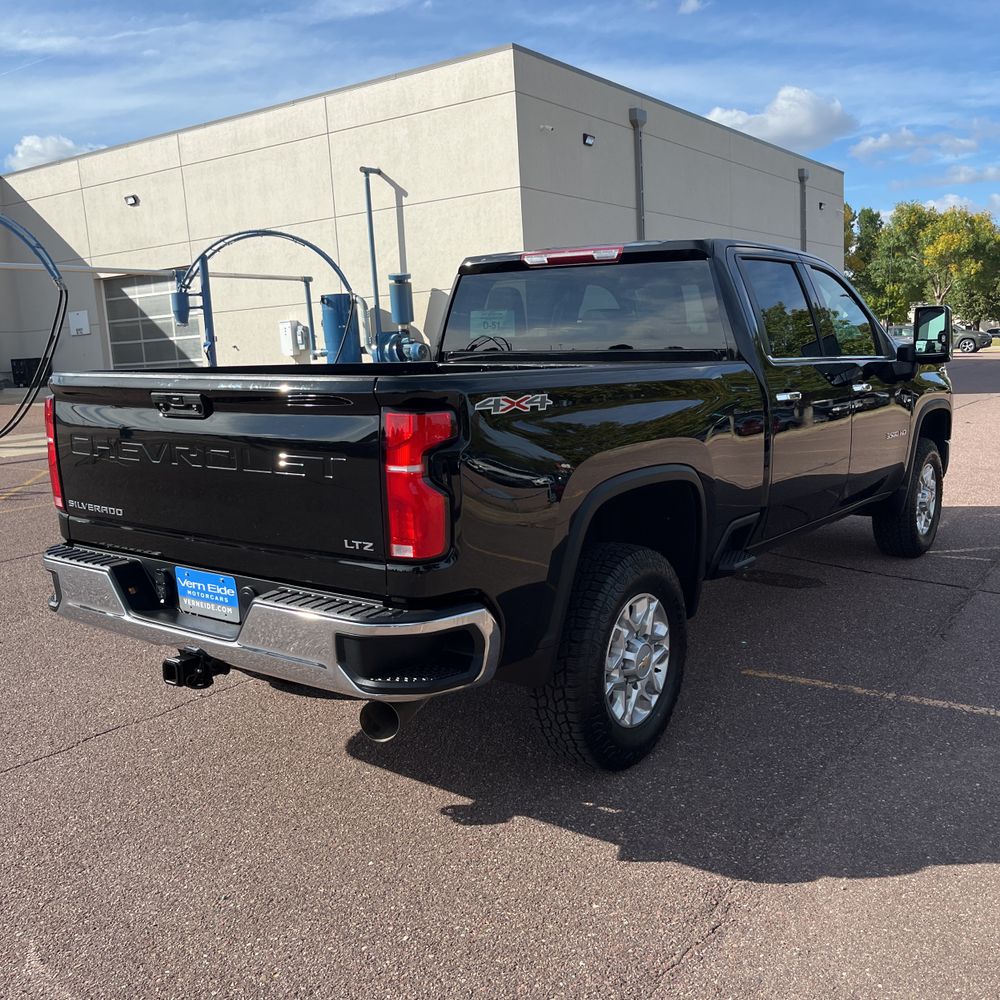 2024 Chevrolet Silverado 3500HD LTZ