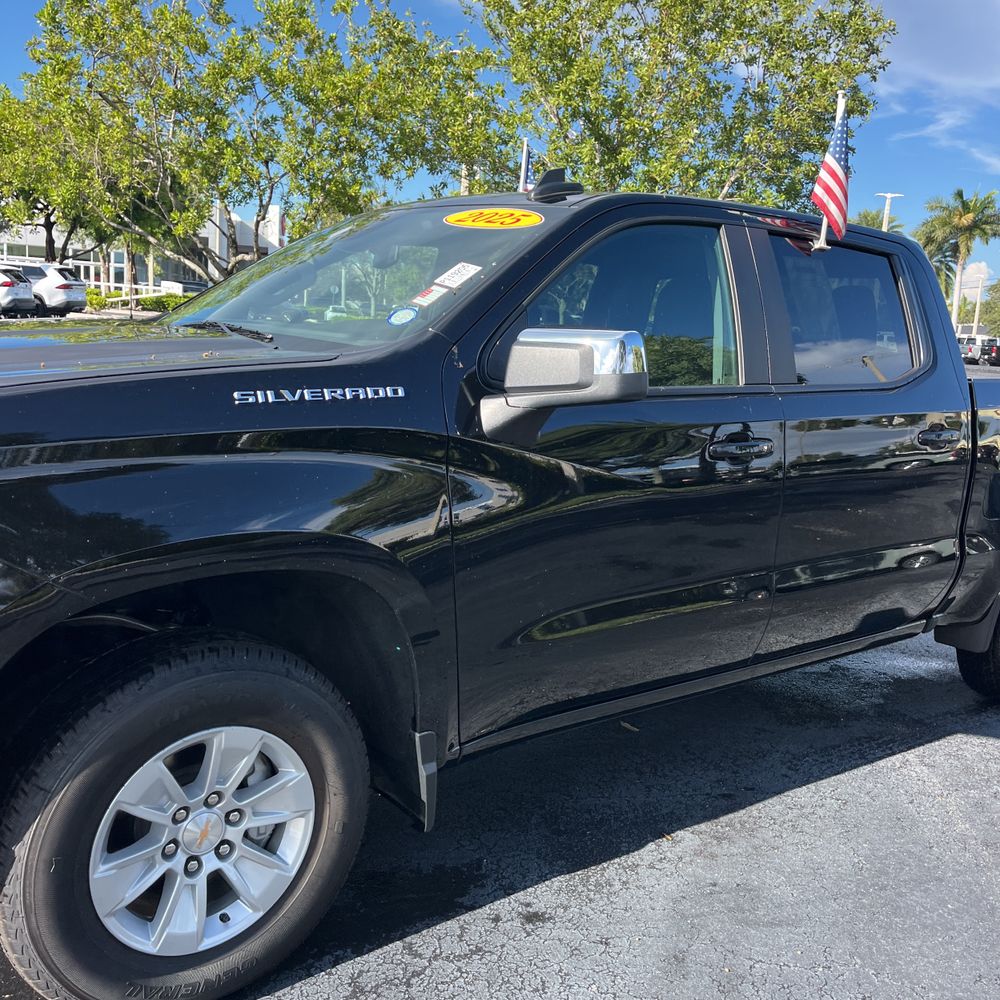 2025 Chevrolet Silverado 1500 LT