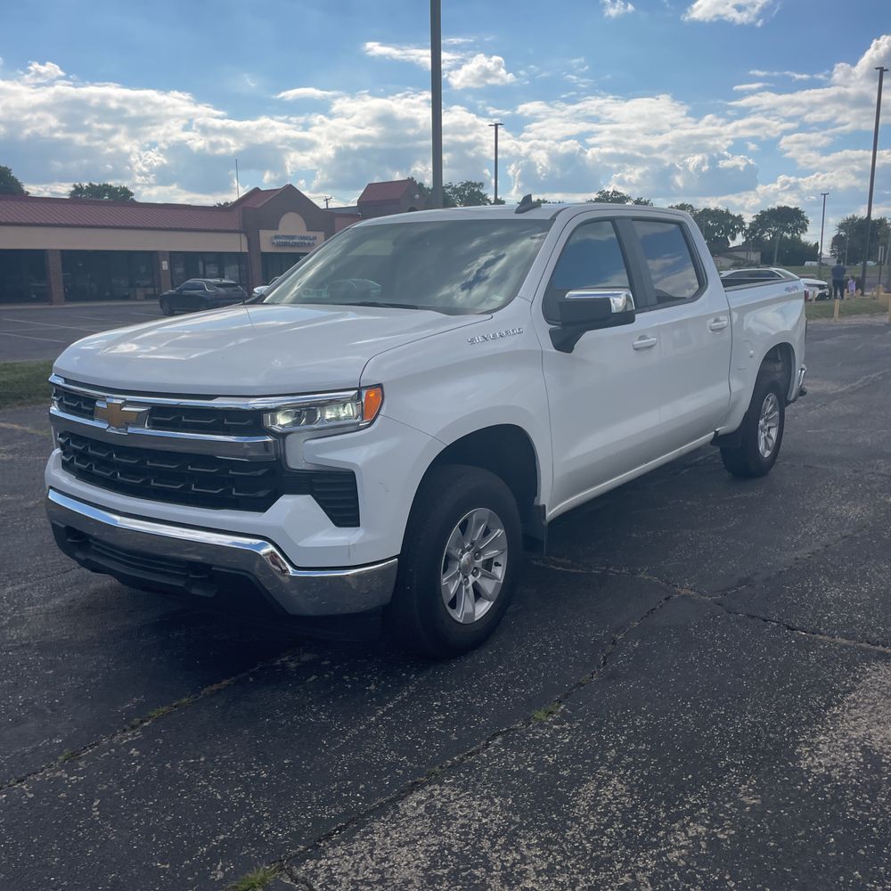 2025 Chevrolet Silverado 1500 LT