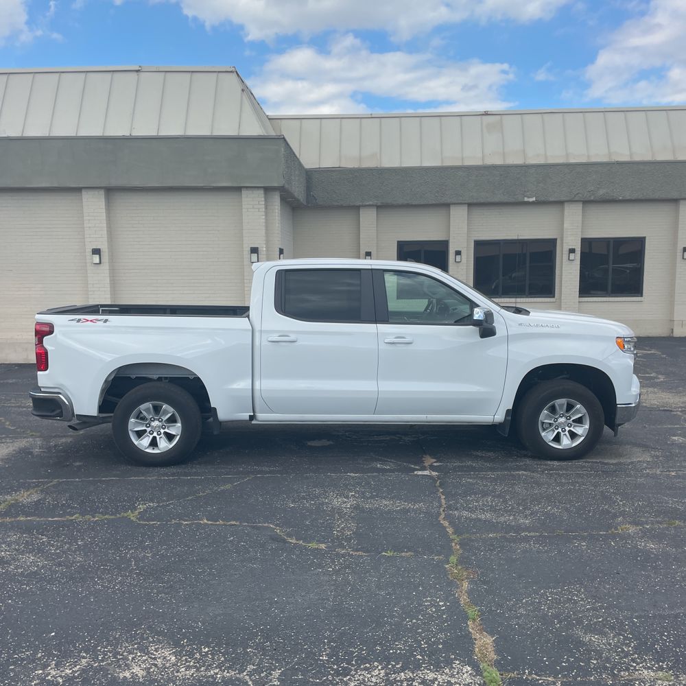 2025 Chevrolet Silverado 1500 LT