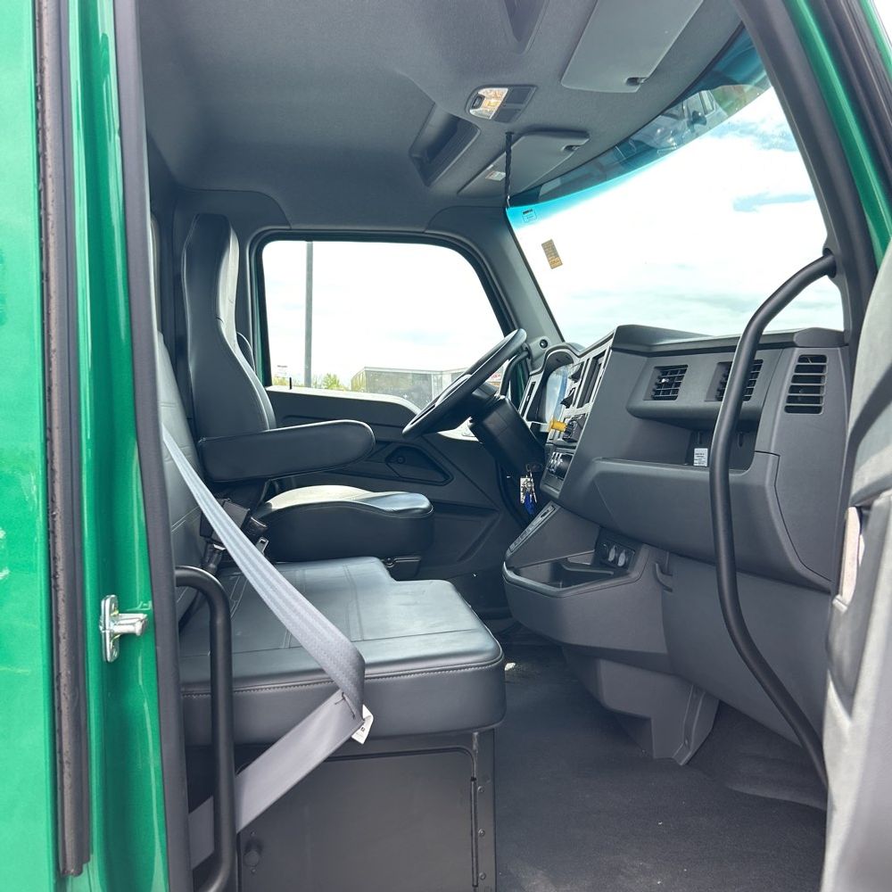 2025 Kenworth T-280