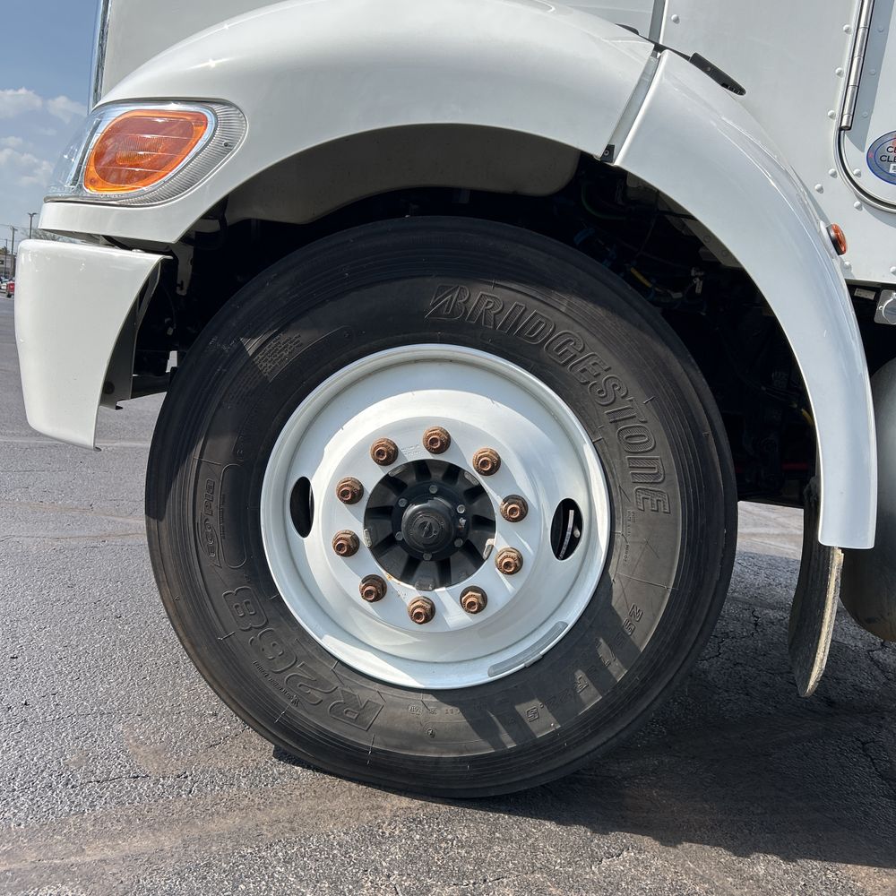 2018 Peterbilt 337