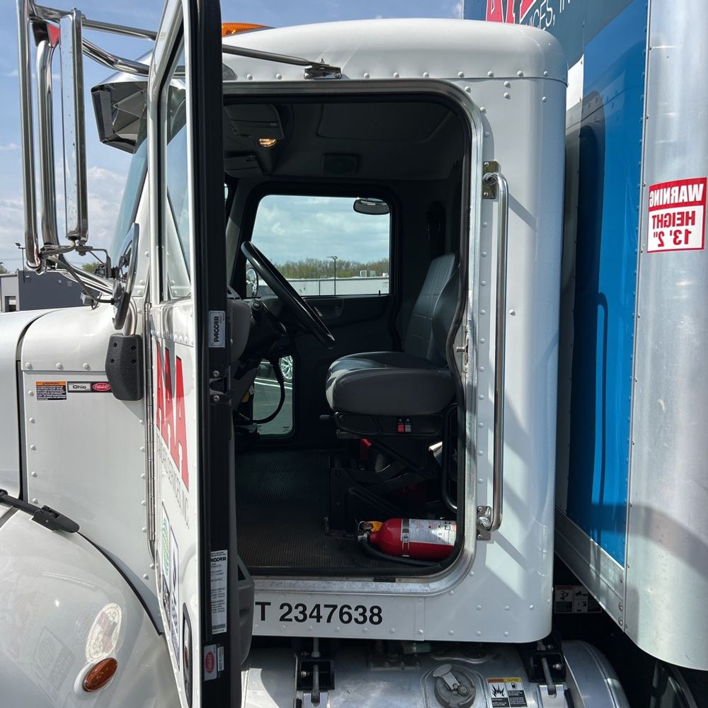 2018 Peterbilt 337