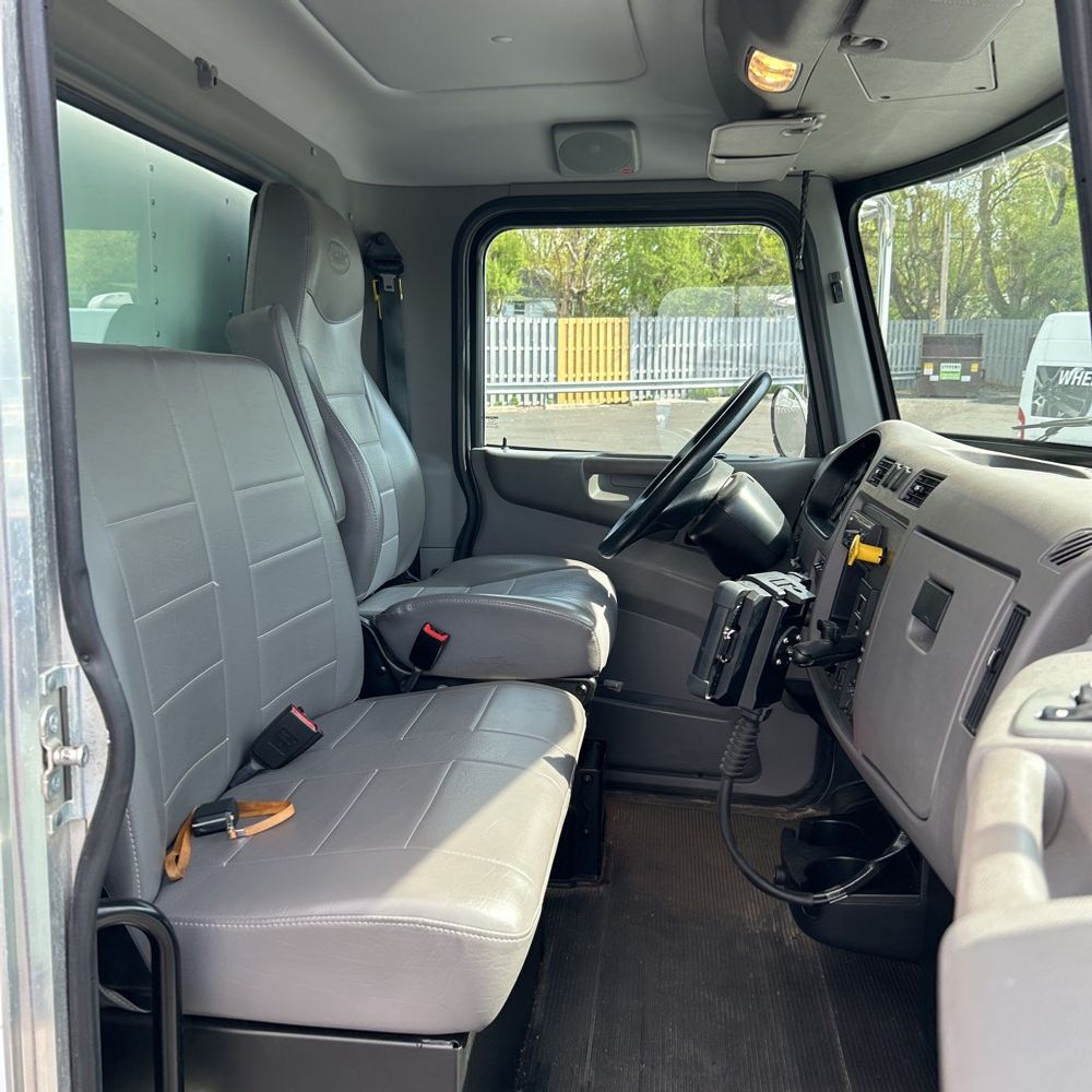 2018 Peterbilt 337