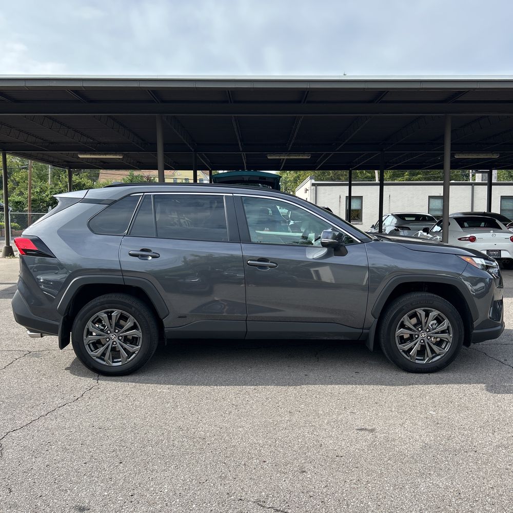 2024 Toyota RAV4 Hybrid XLE Premium