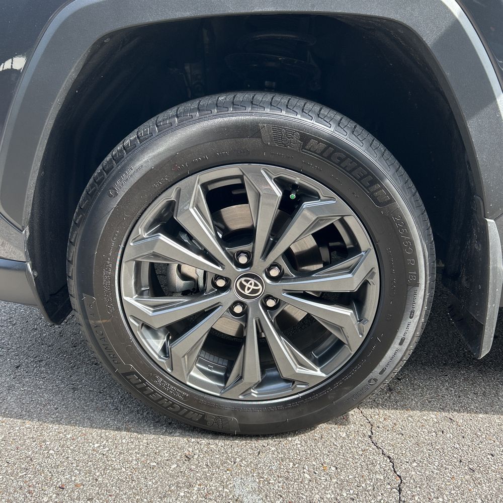 2024 Toyota RAV4 Hybrid XLE Premium