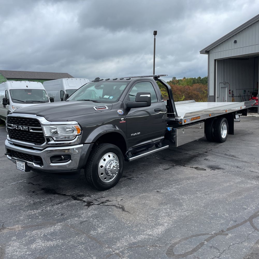 2024 Ram 5500 SLT
