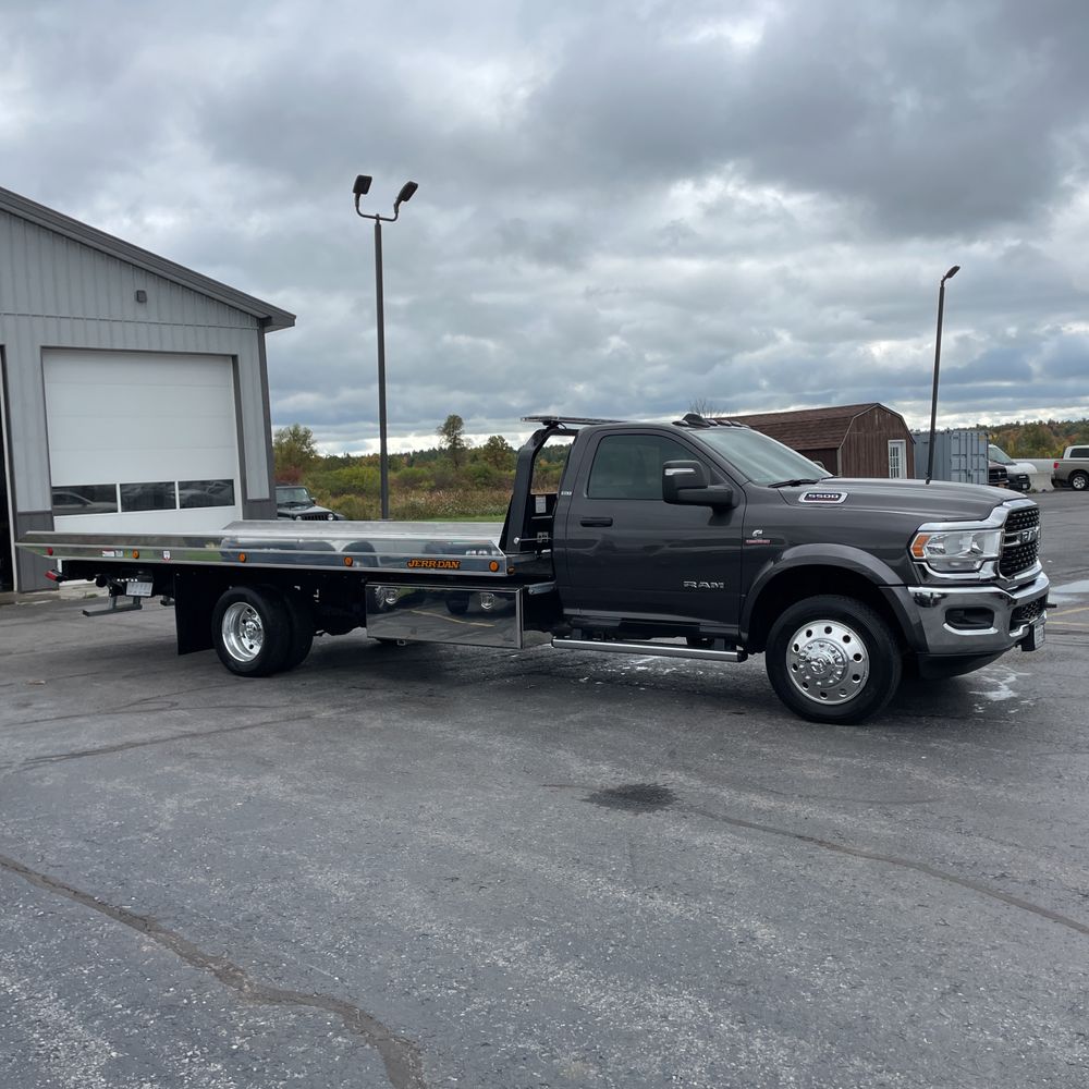2024 Ram 5500 SLT