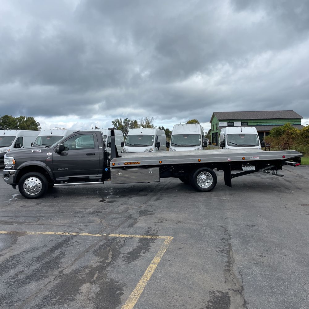 2024 Ram 5500 SLT