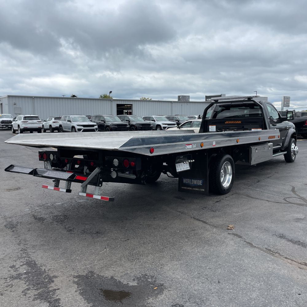 2024 Ram 5500 SLT