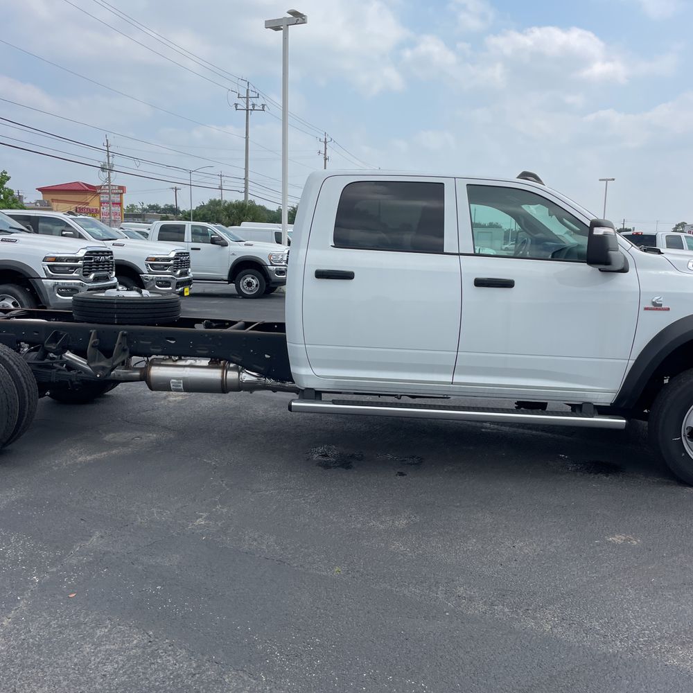 2024 Ram 5500 Chassis Tradesman/SLT/Laramie/Limited