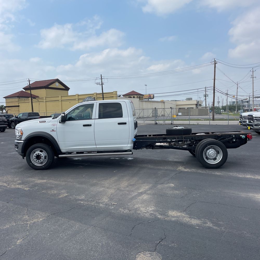 2024 Ram 5500 Chassis Tradesman/SLT/Laramie/Limited