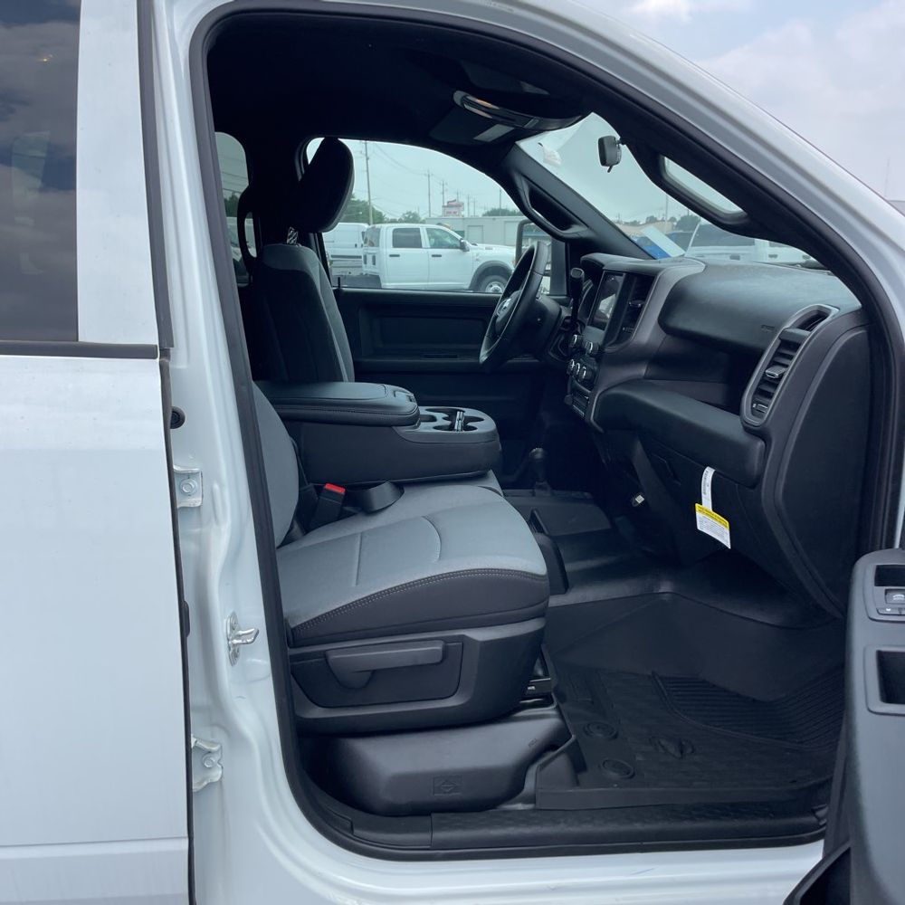 2024 Ram 5500 Chassis Tradesman/SLT/Laramie/Limited