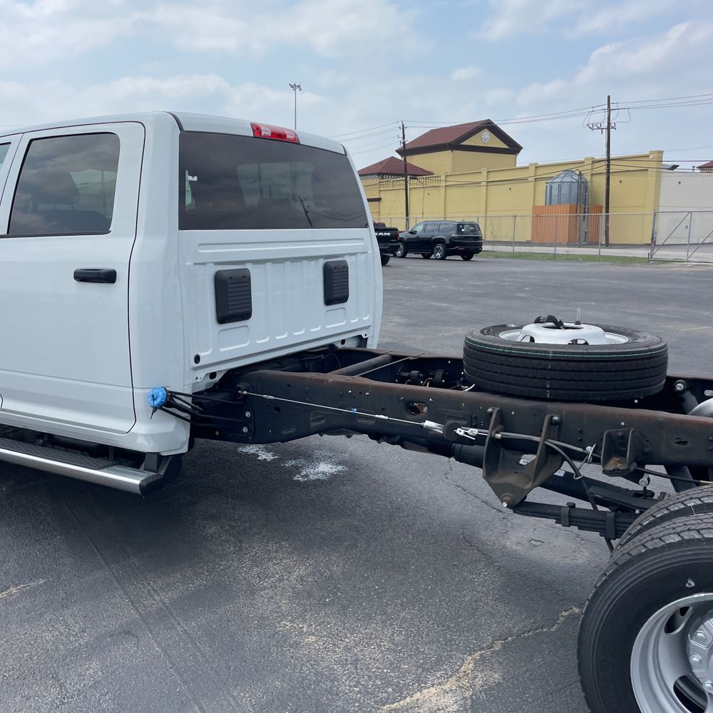 2024 Ram 5500 Chassis Tradesman/SLT/Laramie/Limited